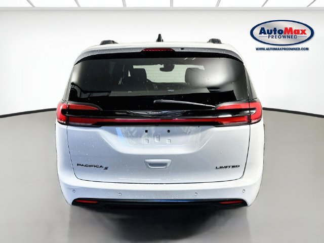 Used 2025 Chrysler Pacifica Limited FWD image 8