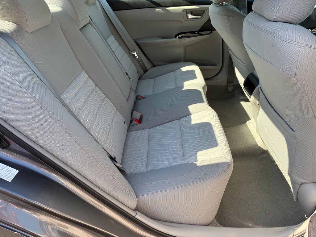 Used 2015 Toyota Camry LE FWD image 25