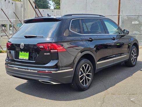 Used 2021 Volkswagen Tiguan SE w/ Panoramic Sunroof Package AWD/4WD image 7