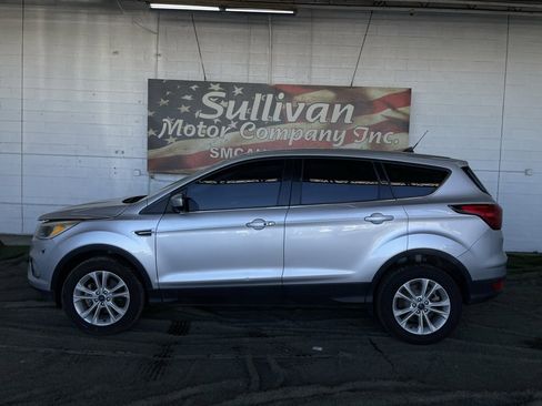 Used 2019 Ford Escape SE image 4
