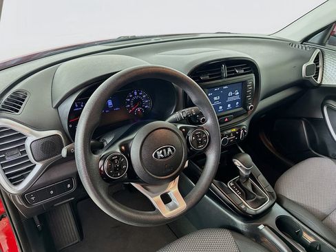 Used 2020 Kia Soul LX image 10
