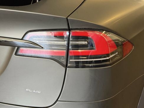 Used 2022 Tesla Model X Plaid image 40