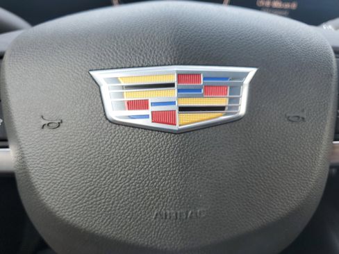 Used 2024 Cadillac XT4 Premium Luxury image 32