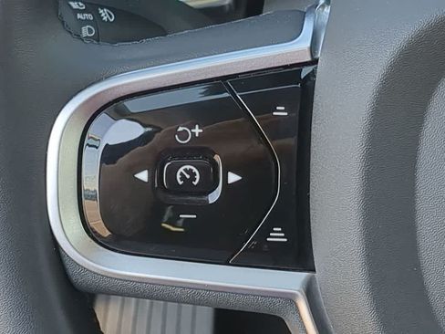 Certified 2025 Volvo XC60 B5 Ultra w/ Protection Package Premier AWD/4WD image 22