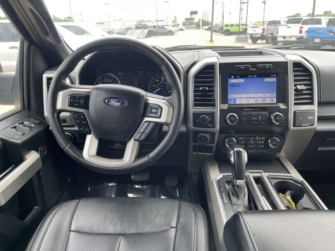 Used 2019 Ford F150 Lariat RWD image 16