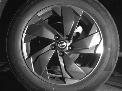 Used 2025 Nissan Rogue SV AWD/4WD image 14