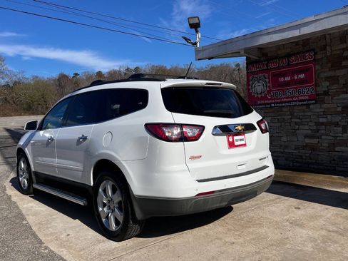Used 2016 Chevrolet Traverse LT w/ Style and Technology Package FWD image 6