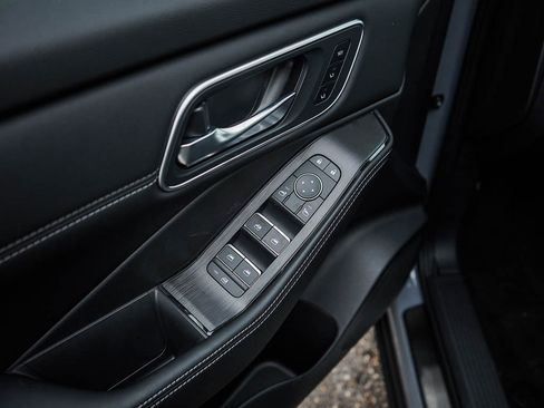 New 2026 Nissan Rogue Platinum image 19