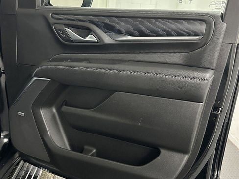 Used 2022 GMC Yukon XL Denali image 40