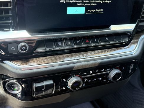 Used 2025 Chevrolet Silverado 2500 LT AWD/4WD image 11