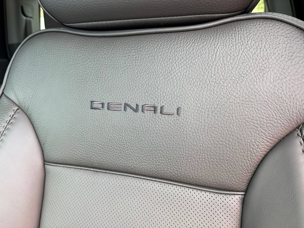 New 2026 GMC Sierra 2500 Denali w/ Denali Reserve Package AWD/4WD image 36