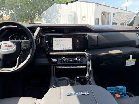 New 2026 GMC Sierra 2500 AT4 w/ AT4 Premium Plus Package AWD/4WD image 25
