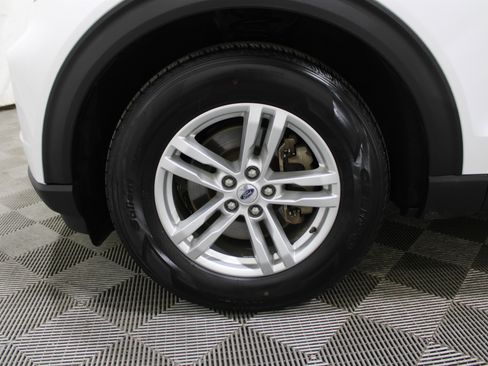 Used 2020 Ford Explorer XLT w/ Equipment Group 202A image 40