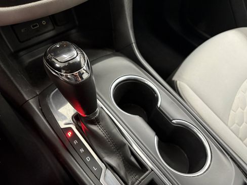 Used 2019 Chevrolet Equinox LT FWD image 20