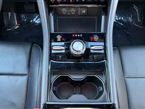 Used 2024 Jeep Grand Cherokee Overland w/ Luxury Tech Group IV image 25