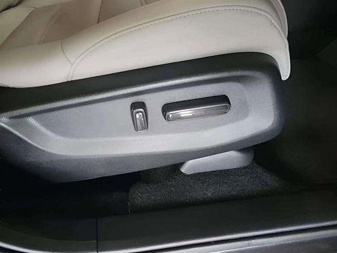 Used 2020 Honda CR-V Touring image 30