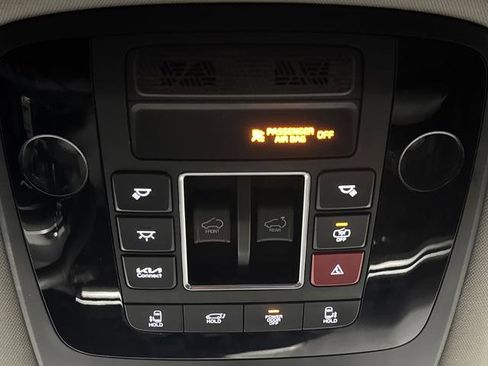 Used 2025 Kia Carnival SX w/ SX Dark Edition Package image 26