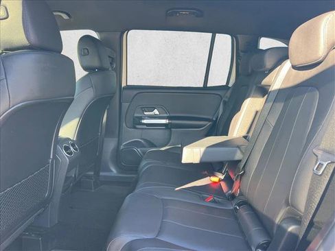 Used 2024 Mercedes-Benz GLB 250 4MATIC image 18