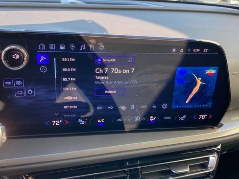 Used 2025 Chevrolet Traverse LT image 22