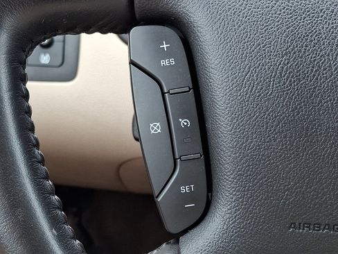 Used 2011 Chevrolet Impala LT FWD image 24