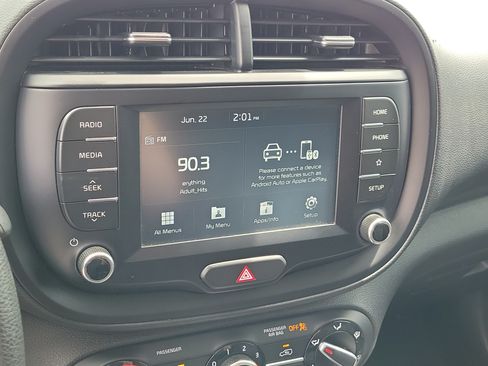 Used 2020 Kia Soul LX FWD image 25