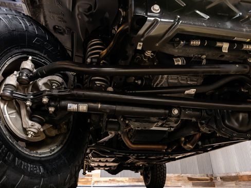 Used 2021 Jeep Gladiator Overland AWD/4WD image 13