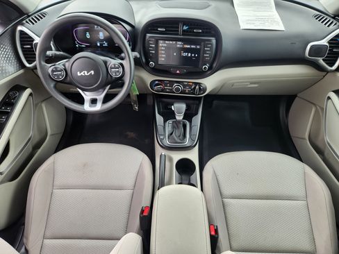 Used 2023 Kia Soul LX FWD image 19