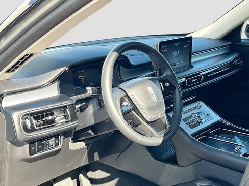 Used 2024 Lincoln Aviator AWD w/ Elements Package image 9