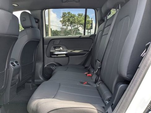 New 2025 Mercedes-Benz GLB 250 image 15