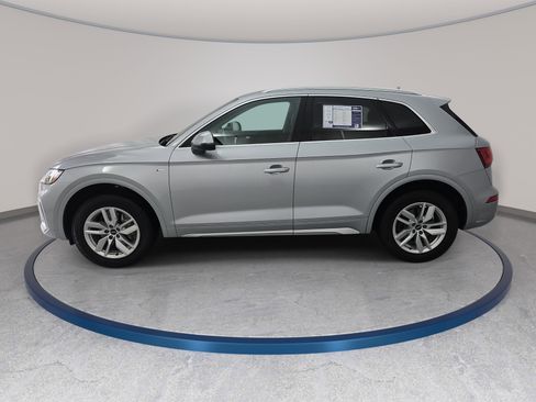 Used 2022 Audi Q5 2.0T Premium w/ Convenience Package AWD/4WD image 8