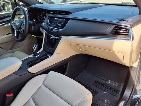 Used 2019 Cadillac XT5 FWD image 8