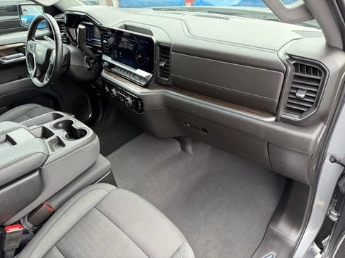 Used 2023 Chevrolet Silverado 1500 LT AWD/4WD image 16