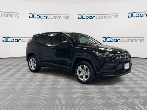Used 2023 Jeep Compass Sport AWD/4WD image 2