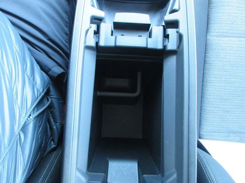 Used 2023 Nissan Rogue SV image 28