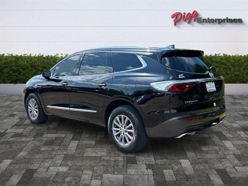 Used 2024 Buick Enclave Essence w/ Technology Package FWD image 2