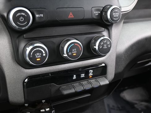 Used 2024 RAM 3500 Tradesman image 19