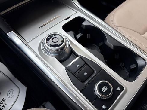 Used 2023 Ford Explorer XLT w/ Equipment Group 202A image 18