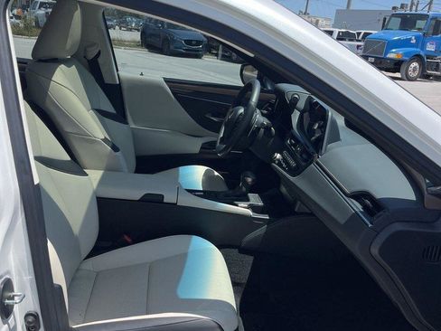 Used 2023 Lexus ES 350 w/ Premium Package FWD image 6