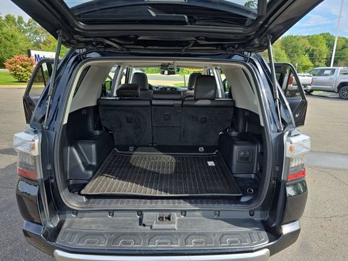 Used 2019 Toyota 4Runner TRD Off-Road Premium AWD/4WD image 15