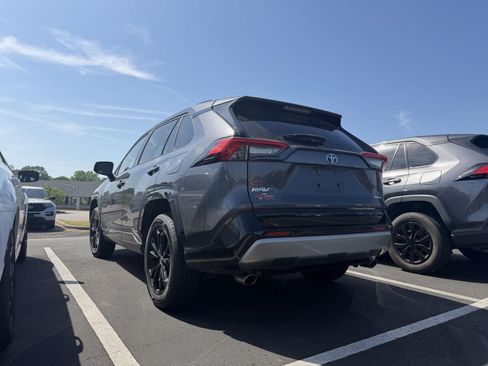 Used 2023 Toyota RAV4 SE w/ SE Grade Weather Package AWD/4WD image 17
