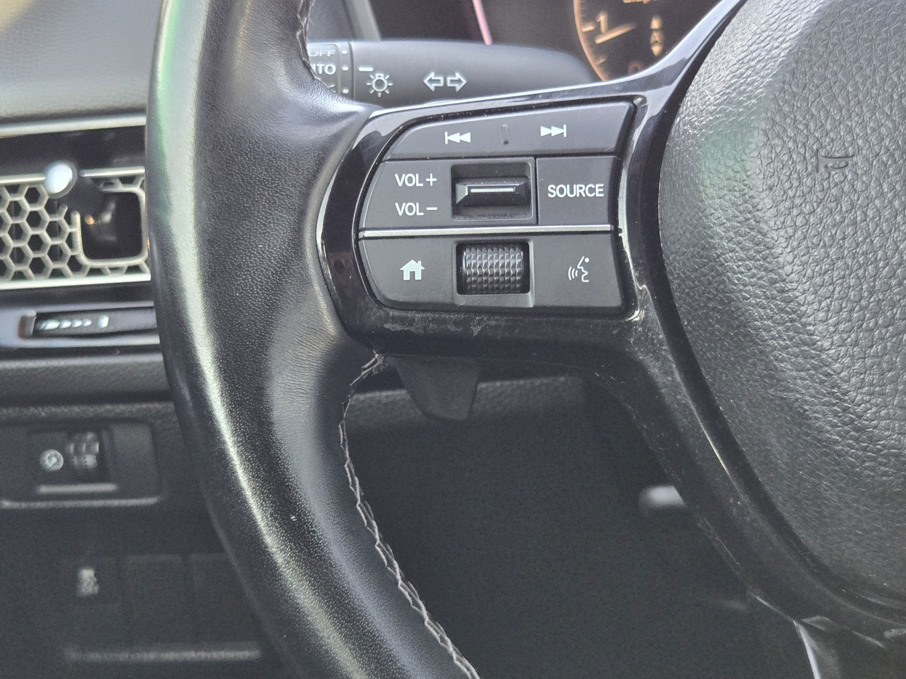 Used 2025 Honda Civic Sport image 29