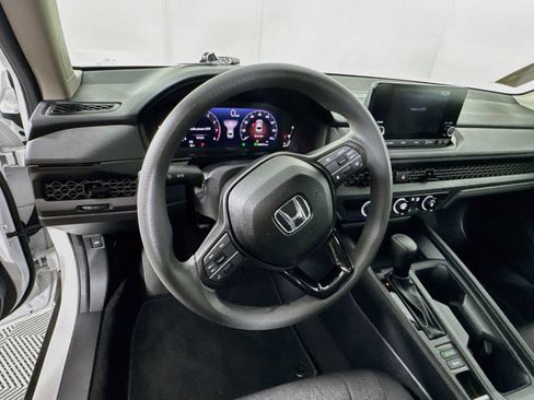 Used 2025 Honda Accord LX image 9