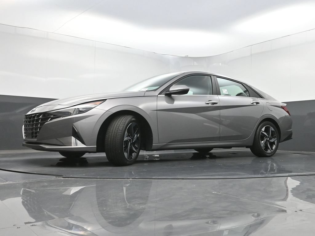 Used 2022 Hyundai Elantra Limited FWD image 27