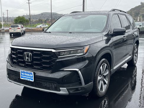 Certified 2023 Honda Pilot Touring image 1