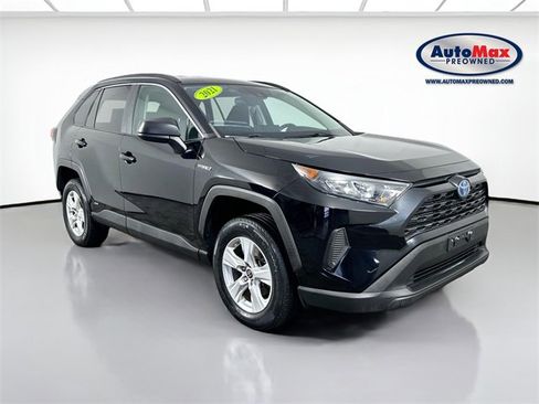 Used 2021 Toyota RAV4 LE w/ Carpet Mat Package (TMS) image 1
