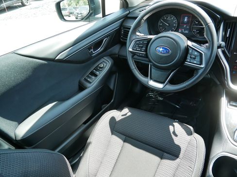 Used 2025 Subaru Outback Premium AWD/4WD image 9