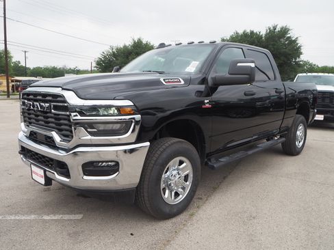 Certified 2025 RAM 2500 Tradesman image 2