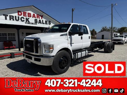 Used 2022 Ford F750 2WD Crew Cab Super Duty image 1