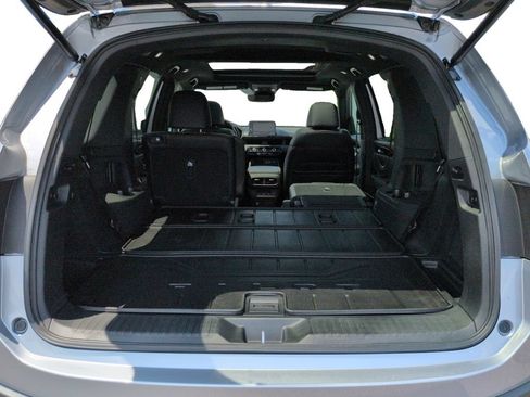 Used 2025 Honda Pilot TrailSport image 28