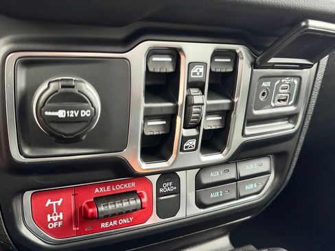 New 2026 Jeep Gladiator Mojave w/ Steel Bumper Group AWD/4WD image 20